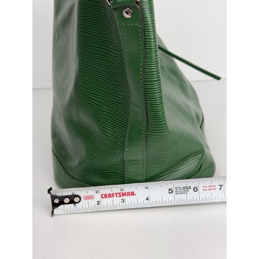 Louis Vuitton NeoNoe Shoulder Bag MM in Green Epi Leather 2013 S - Picture 12 of 14